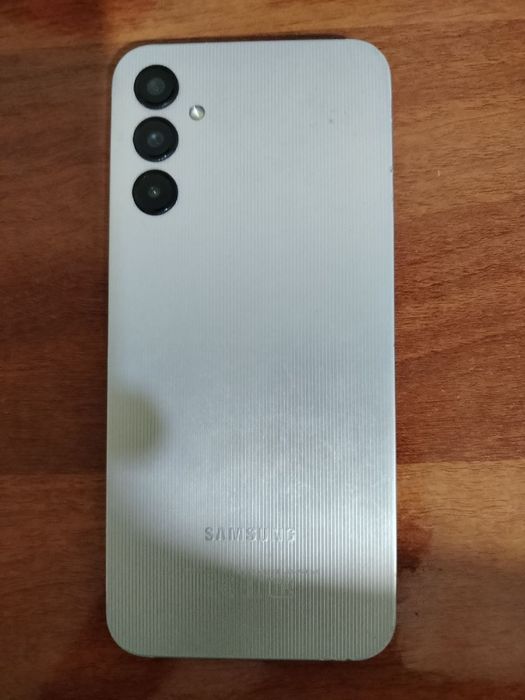 SAMSUNG A14 sotiladi