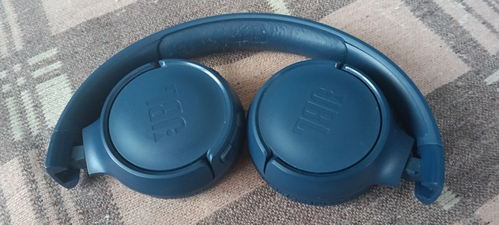 Vând caști JBL stare acceptabila