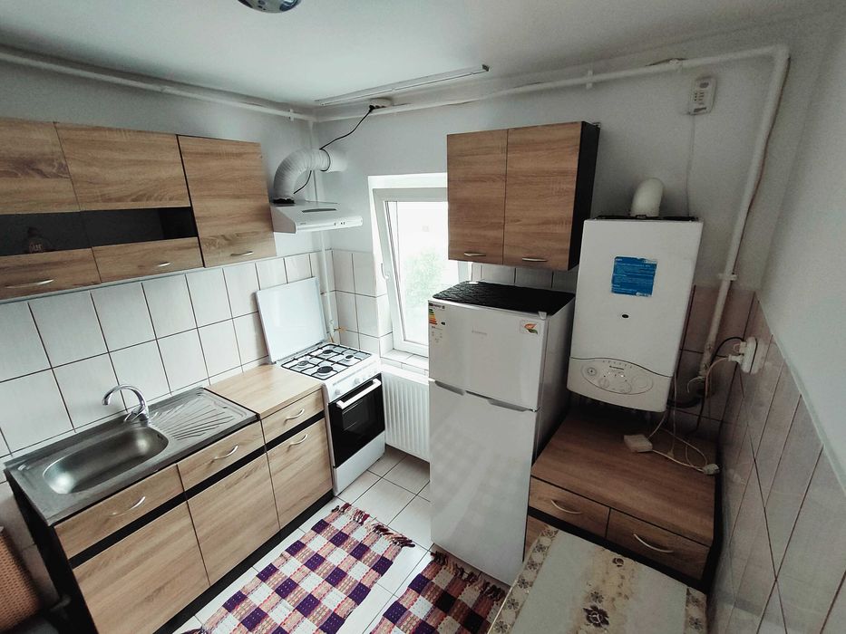 Închiriez apartament cu doua camere Gaesti (2 camere)
