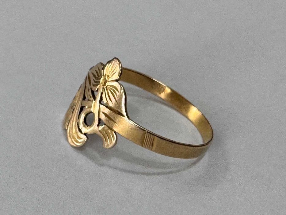 Златен пръстен 14 К 585/1,41 гр.