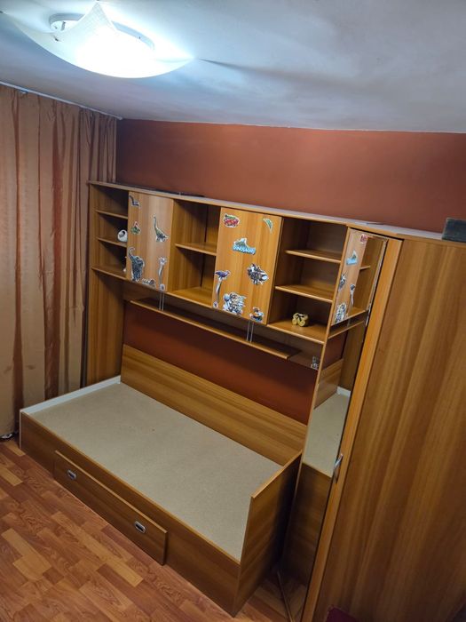 Apartament 3 camere et 4 din 10 cu lift!