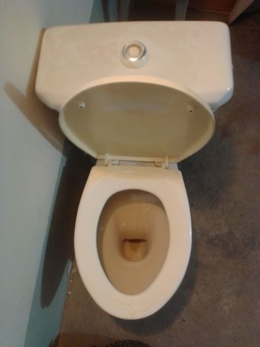 Продаётся унитаз БУ