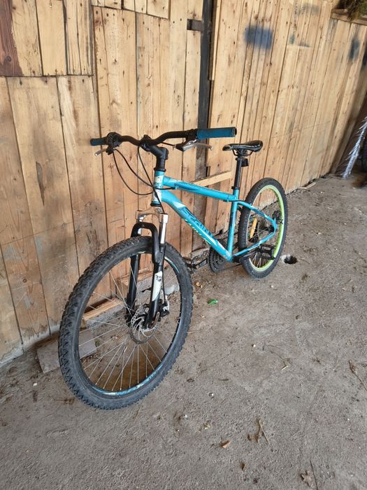 IVând bicicleta sprint, bicicleta de munte