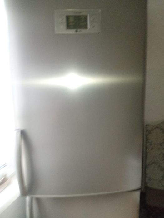 Холодильник.   LG