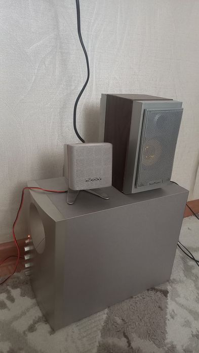 Microlab M-1100 в хорошем состоянии