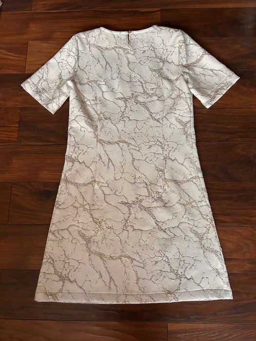 Бяла рокля Луци Lucy