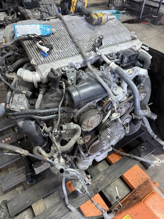 Двигател на части toyota land cruiser 200 4.5 Diesel
