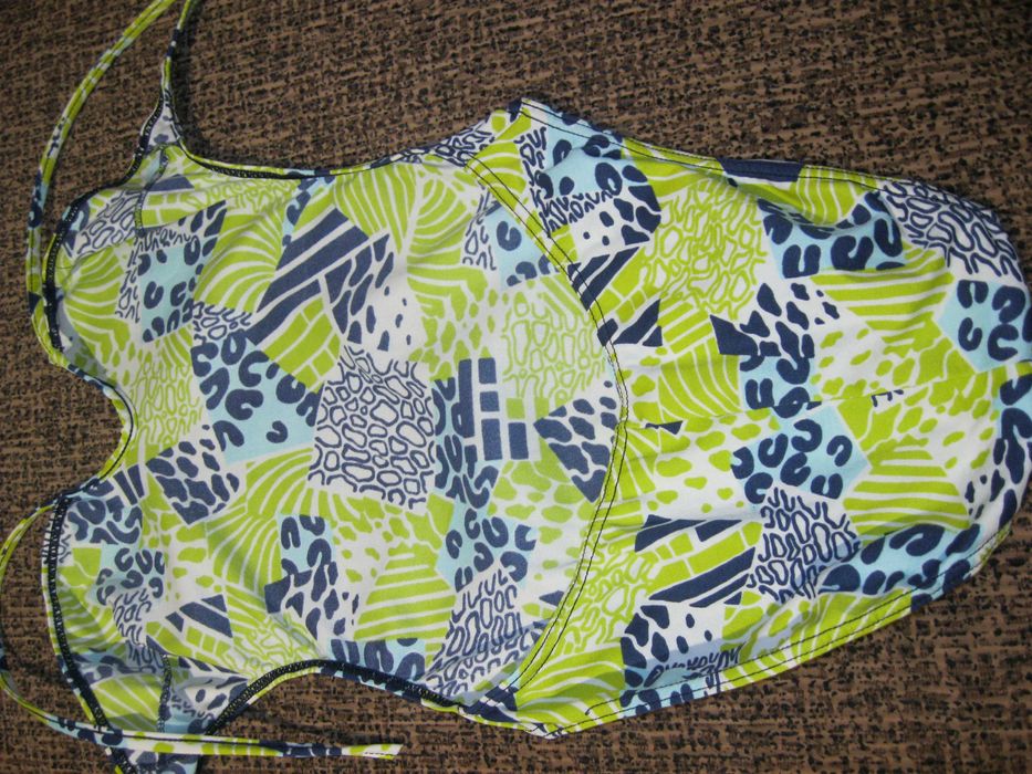 Купальники, очки, кепки