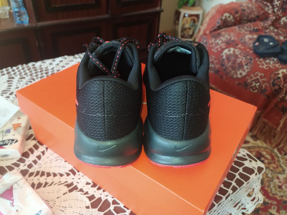 Нови Маратонки NIKE