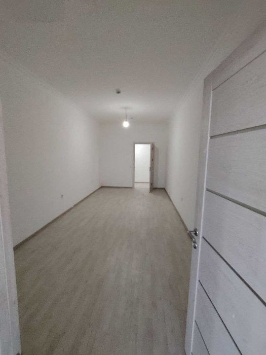 сотилади 4хонали квартира Янгихаёт тумани