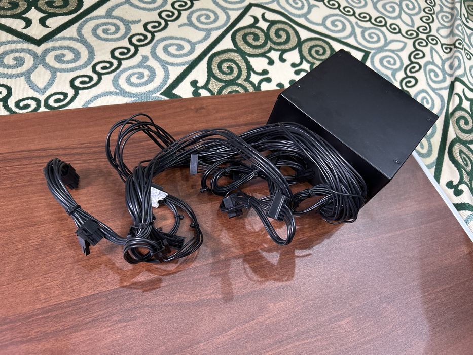 Блок питания HuntKey 650 Ватт