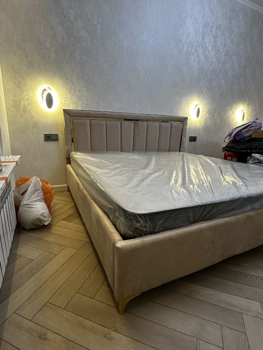 Кровать двухспальный мебель