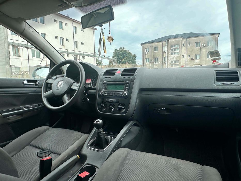 Volkswagen Golf diesel, 1.940 € — imagine 5