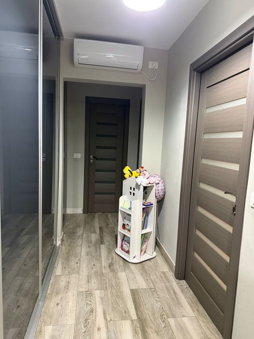 Vand apartament 3 camere Abator,zona far