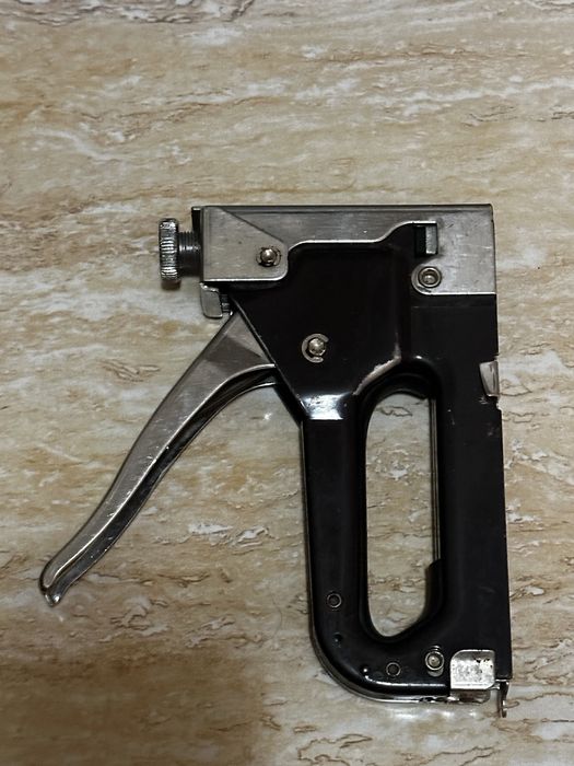 Степлер  для мебели