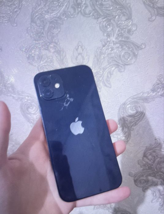 Продам айфон 12