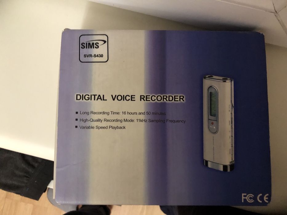 Диктофон новый.