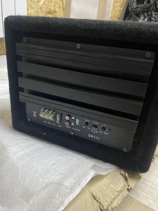 Сабвуфер BOSS MINI