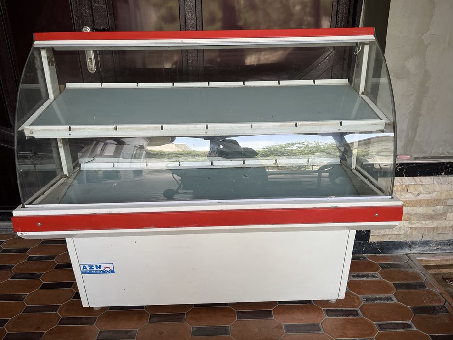 Срочно продается витрина для конфет