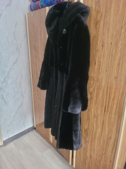 Продам норковую шубу