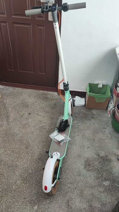 Se vinde Trotineta Electrica Motus Scooty 10 lite