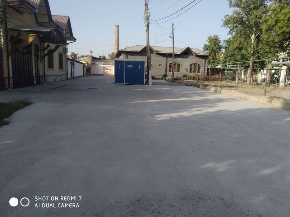 Hovli sotiladi srochna