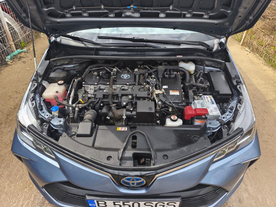 Toyota Corolla 2021 77.000 KM HIBRID usor avariat / avariate