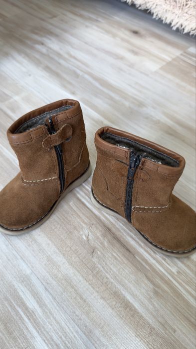 Продам сапожки детские