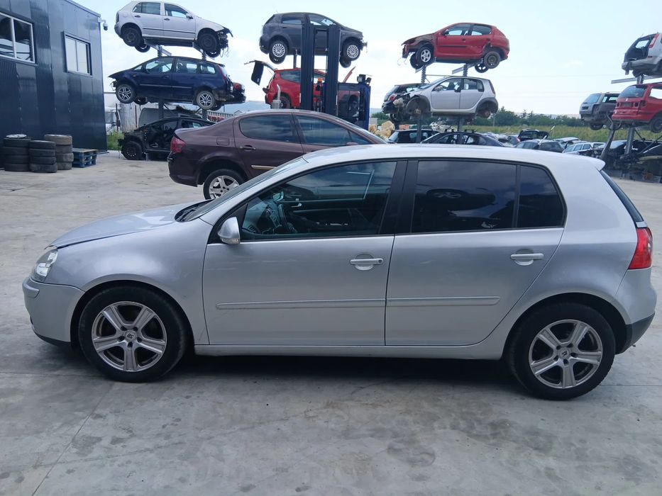 Volkswagen Golf 5 (1K1) [Fabr 2004-2008]