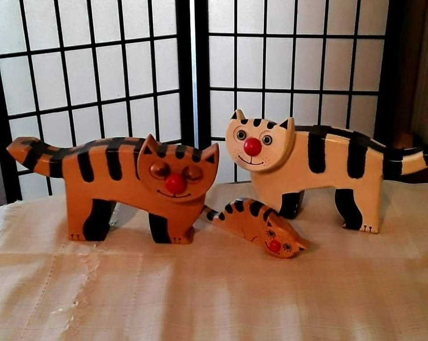 decoratiuni ,pisici din lemn