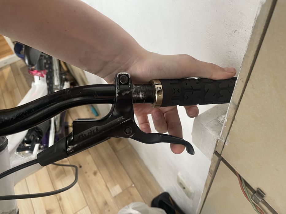 Передний тормоз avid db1