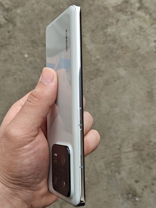 Flagman darajadagi Xiaomi 13 Pro sotiladi