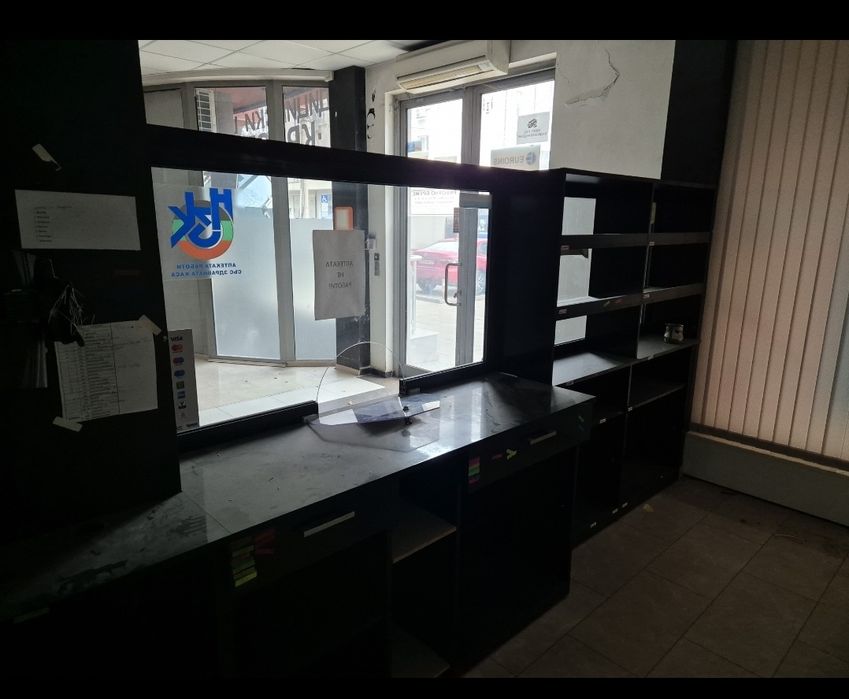 Витрина за търговски обект