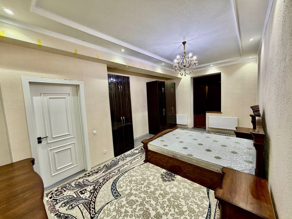 Vokzal UzGazoil qizil dom