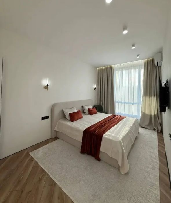 Центр Ойбек метро  аренда квартира.