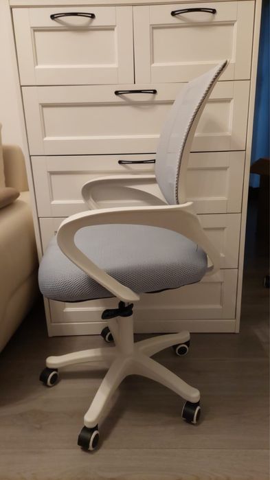 Scaun ergonomic alb-azur cu inaltime reglabila