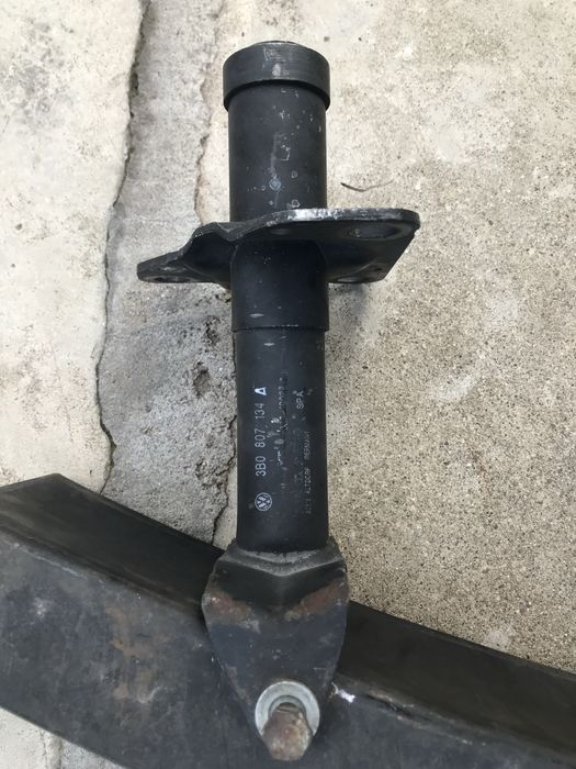 Предна греда с буфери за пасат б5 Passat B5