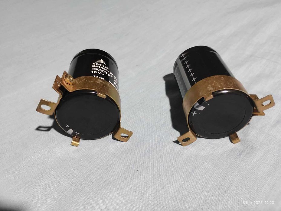 Condensatori  EPCOS  16 V - 100000 uF + colier