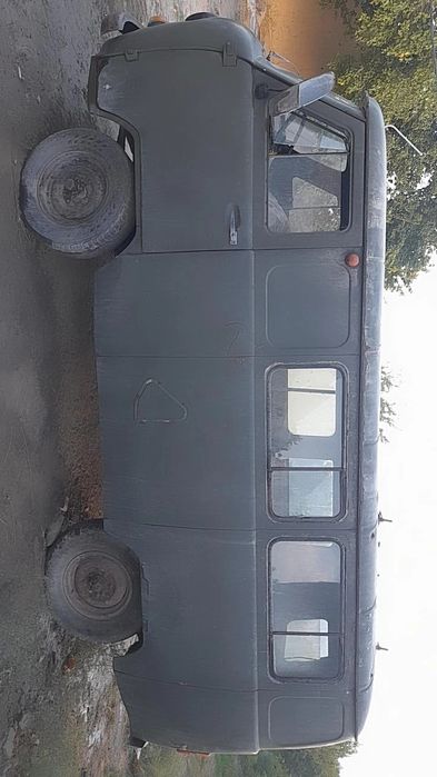 Uvaz  avto mashinasi