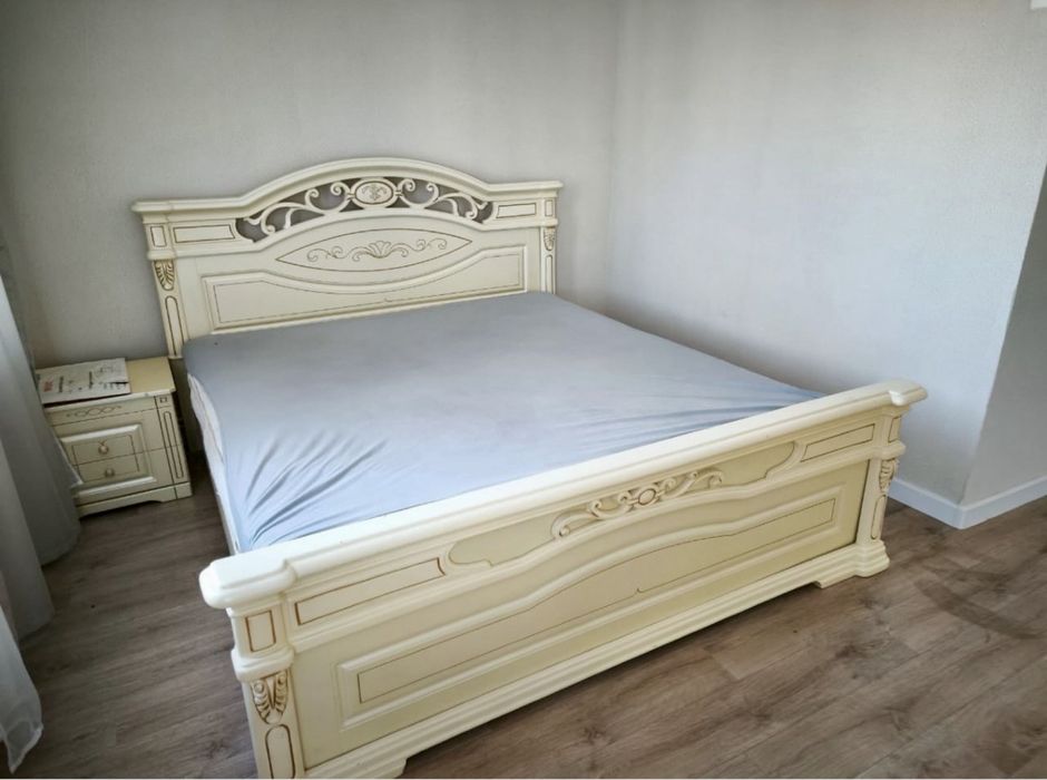 Продается спальный гарнитура