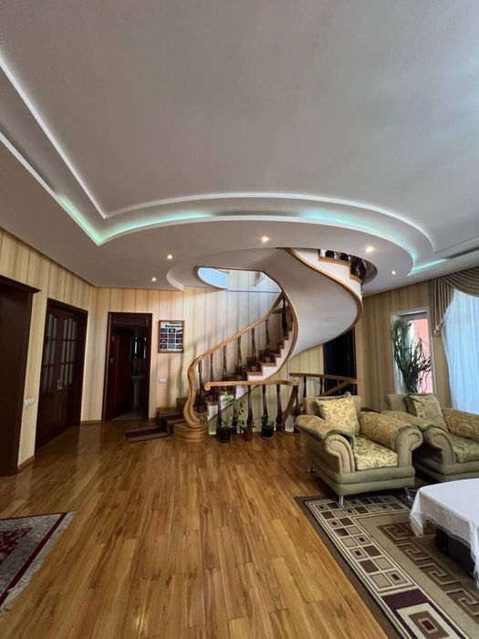 10 сотки земли и хороший дом в центре Ташкента