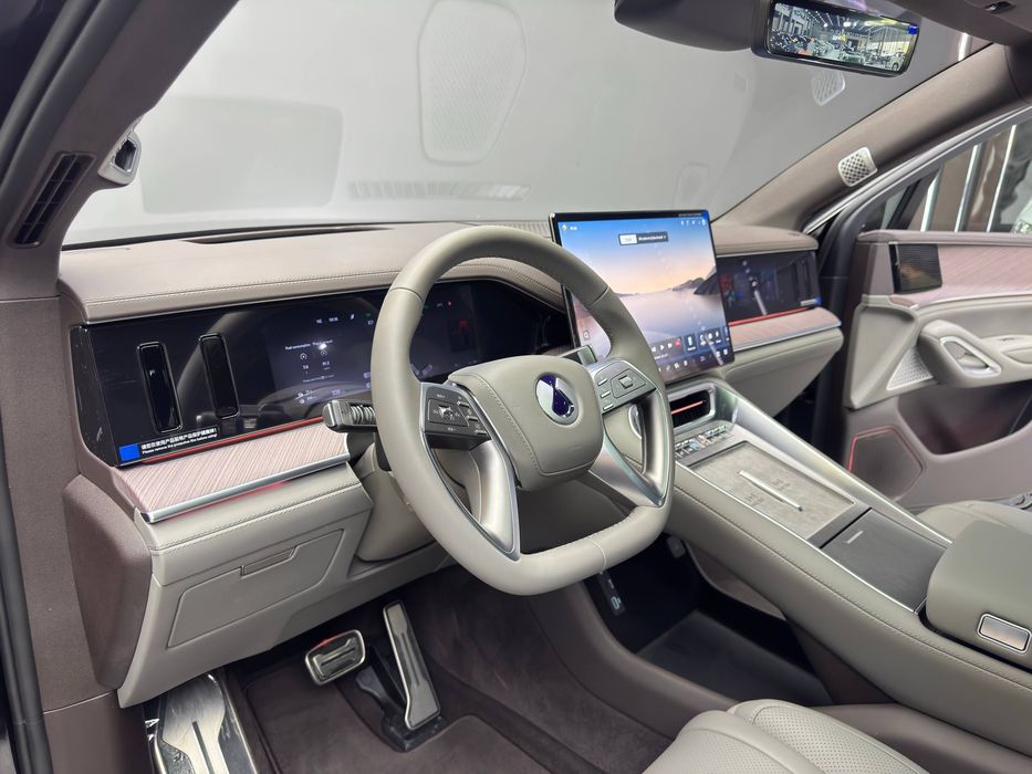 Продается Denza N9 PHEV