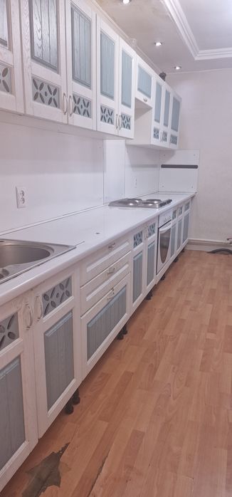 Кухонный гарнитур продам
