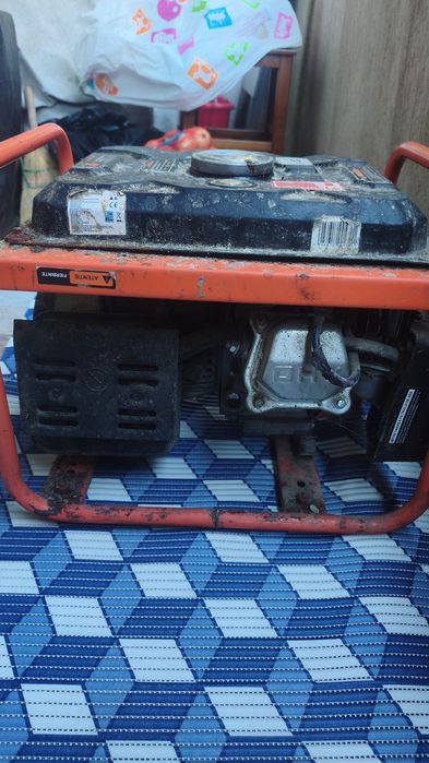 Vand generator aparat de sudura fara cabluri doar cel 220 si o baterie  varta nouă