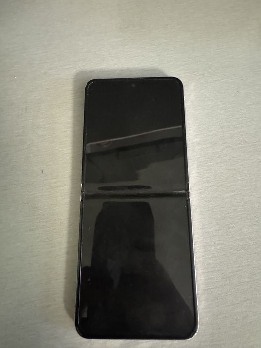 Samsung galaxy Z flip 5