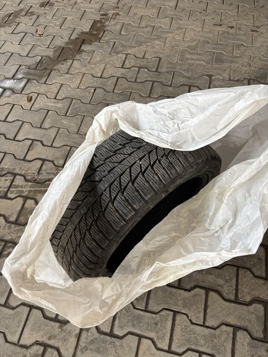 Продам зимнюю резину липичку для Hyundai Elantra