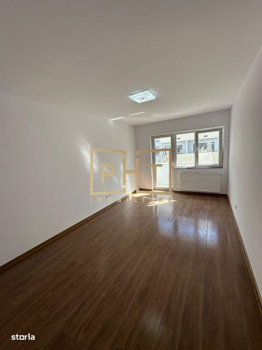 Apartament de vanzare cu 3 camere, 55,6 mp, balcon, zona Terra!