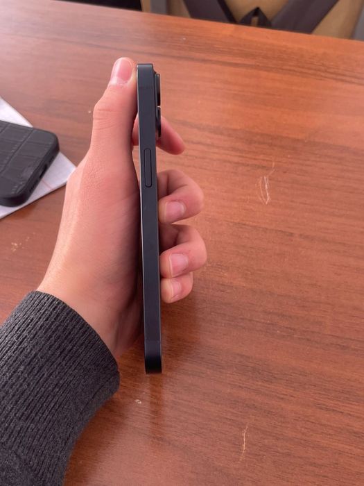 Айфон 13 идеал 128гб торг есть