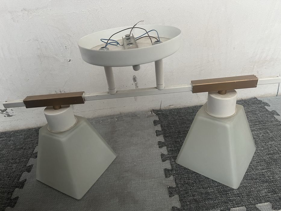 Продам две люстры