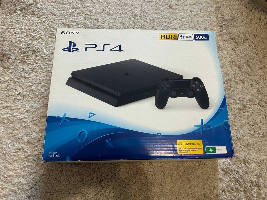Продаю Play Station 4 (500GB slim)